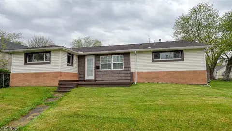 842 Vine St, Zanesville, OH 43701