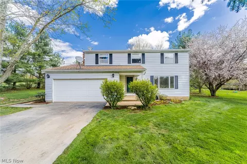 16775 Snyder Rd, Chagrin Falls, OH 44023