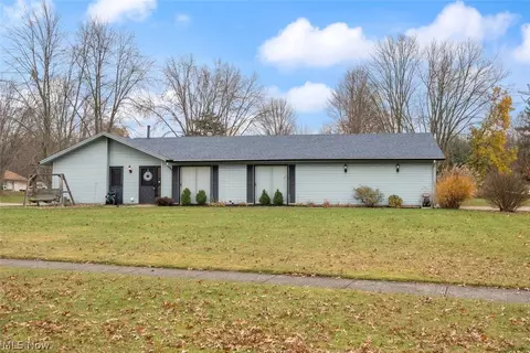 6372 Creekside Ln, North Ridgeville, OH 44039