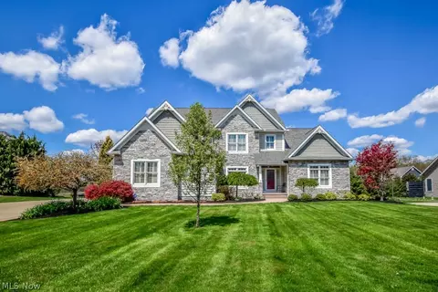 5879 Westridge Cir NW, North Canton, OH 44720
