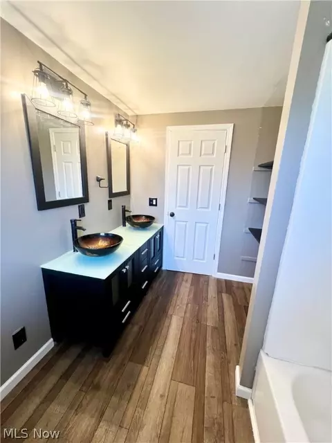Bath - 174 Mount Marie Ave NW, Canton, OH 44708 photo 3 of 3