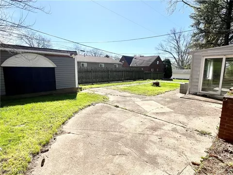 Exterior - 174 Mount Marie Ave NW, Canton, OH 44708 photo 4 of 7