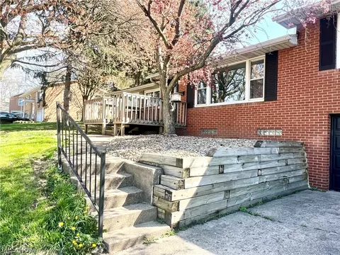 Exterior - 174 Mount Marie Ave NW, Canton, OH 44708 photo 2 of 7