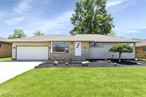 7695 Selwick Dr, Parma, OH 44129