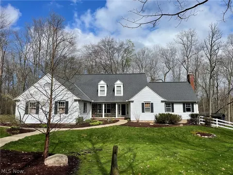 14651 River Glen Dr, Novelty, OH 44072