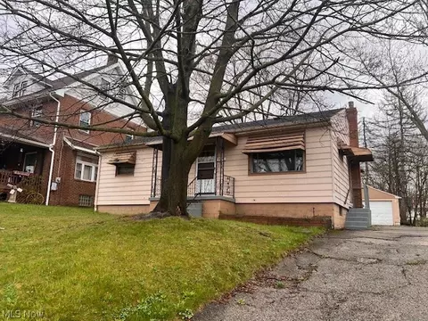 437 Lawrence, Girard, OH 44420