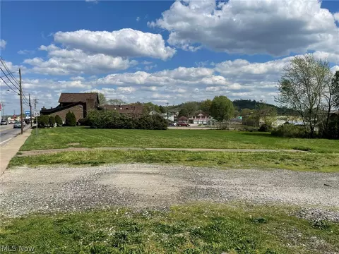 1214 7th St, Parkersburg, WV 26101