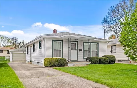 570 Herbert Rd, Akron, OH 44312
