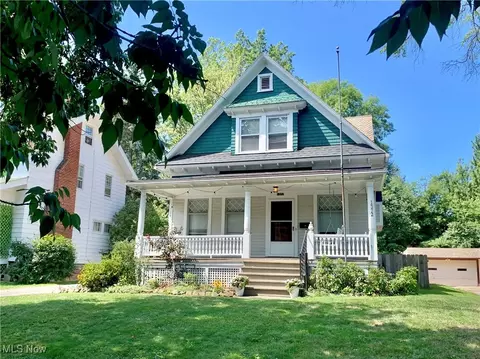 1372 Ardoon St, Cleveland Heights, OH 44121
