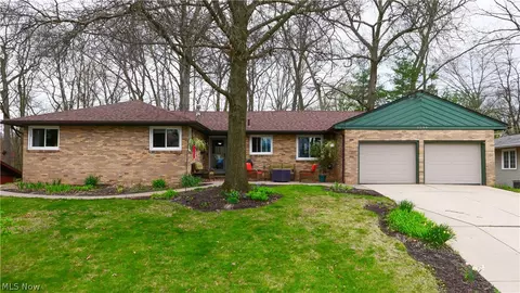 2230 27th St, Cuyahoga Falls, OH 44223