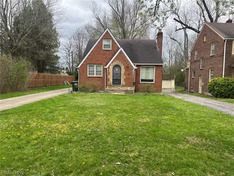 20210 Gladstone Rd, Beachwood, OH 44122