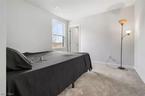 Bedroom - 139 Wildflower Dr, Elyria, OH 44035 photo 3 of 4