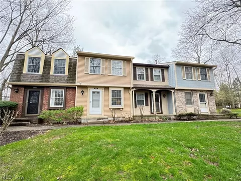 3991 Lake Run Blvd, Stow, OH 44224