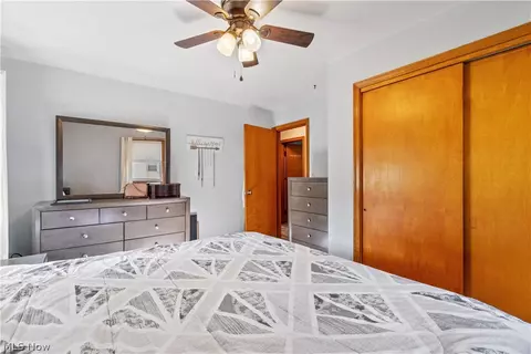 Bedroom - 1724 Spring Valley Ave NW, Canton, OH 44708 photo 2 of 5