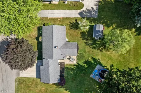 Exterior - 1724 Spring Valley Ave NW, Canton, OH 44708 photo 4 of 7