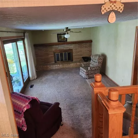 Living - 4234 Aimee Ln, Willoughby, OH 44094 photo 5 of 7