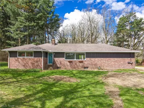 4800 Edna Dr, New Franklin, OH 44203