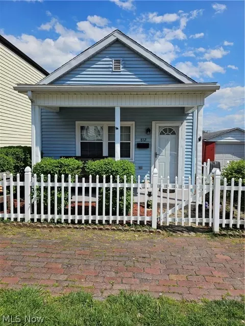 812 Indiana St, Martins Ferry, OH 43935