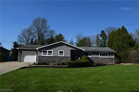 3285 Hemphill Rd, Norton, OH 44203