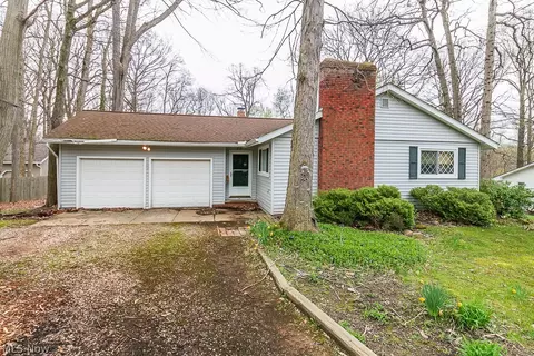 6935 Highlandview Dr, Concord, OH 44077