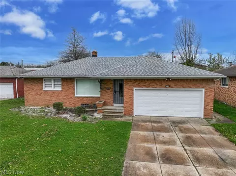 4701 Wolverton Dr, Warrensville Heights, OH 44128