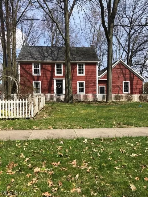154 Shenandoah Blvd, Barberton, OH 44203