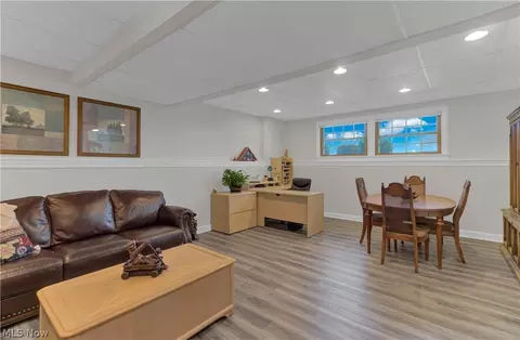 Living - 23 Apache Trl, Malvern, OH 44644 photo 6 of 7