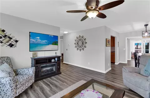 Living - 23 Apache Trl, Malvern, OH 44644 photo 4 of 7