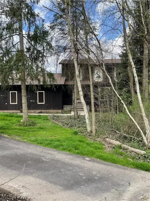 2023 Ledge Rd, Hinckley, OH 44233