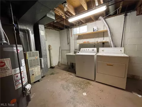 939 Nevin St, Akron, OH 44310 photo 23