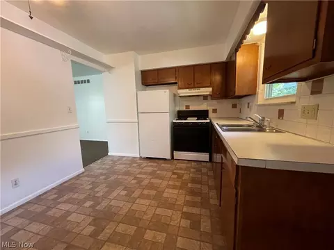 939 Nevin St, Akron, OH 44310 photo 16