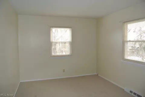 939 Nevin St, Akron, OH 44310 photo 12