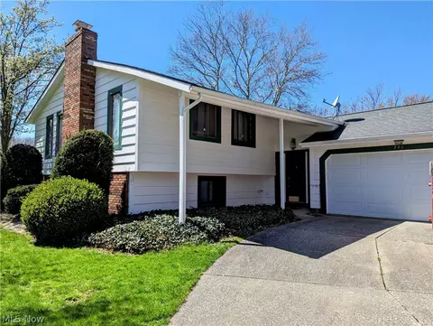 240 Copperfield Ct, Painesville, OH 44077