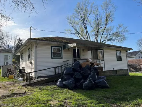 322 Georgia Ct, Canal Fulton, OH 44614