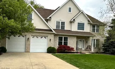 9251 Patterson Ln, Olmsted Twp, OH 44138