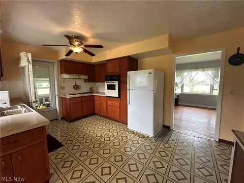 Kitchen - 2408 Brown Rd, Ashtabula, OH 44004 photo 3 of 3