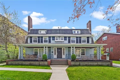 2434 Overlook Rd, Cleveland Heights, OH 44106