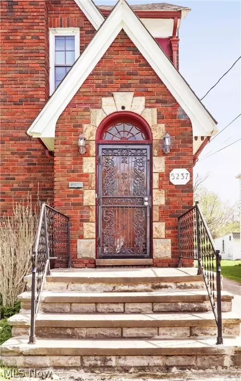 Entry Way - 5237 Theodore St, Maple Heights, OH 44137 photo 1 of 4