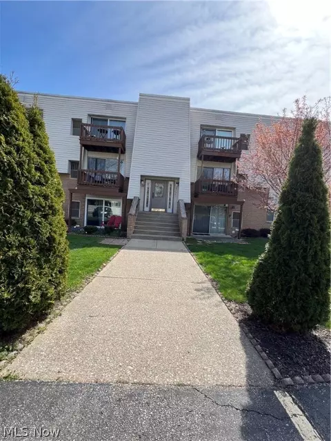 27345 Westown Blvd #1107, Westlake, OH 44145