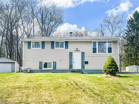 6556 Pau Pau Ct, Bedford, OH 44146
