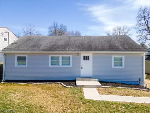 4402 Lincoln St, Parkersburg, WV 26104