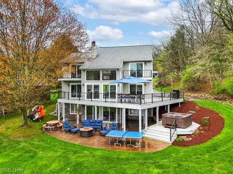 182 W Mohawk Dr, Malvern, OH 44644
