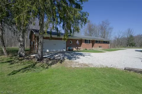 655 Parker Rd, Aurora, OH 44202