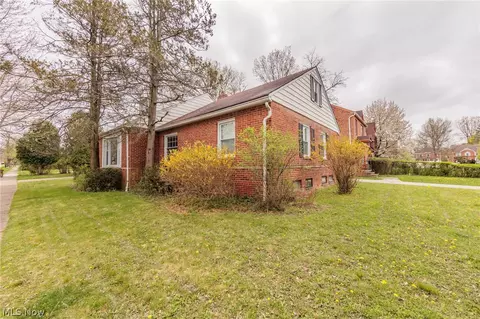 3550 Harvey Rd, Cleveland Heights, OH 44118