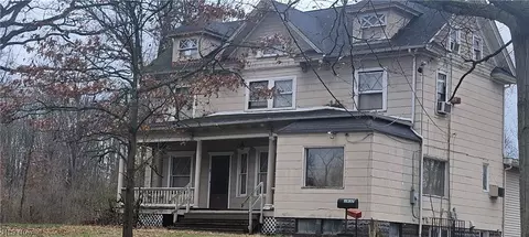 1937 Stewart Ave, Youngstown, OH 44505
