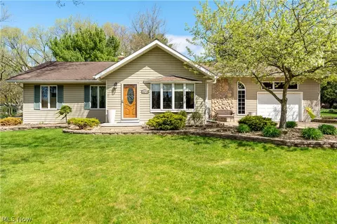 3173 S Jackson Blvd, Uniontown, OH 44685