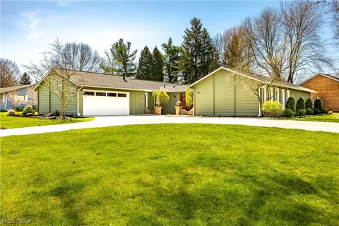 709 Wyleswood Dr, Berea, OH 44017