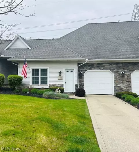 404 Fiddlers Creek Dr, Painesville, OH 44077
