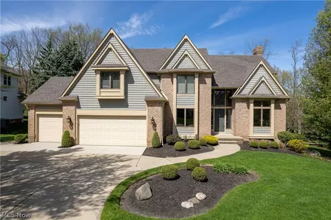 622 Red Rock Dr, Wadsworth, OH 44281