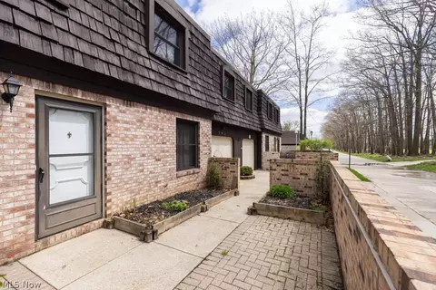 793 Tollis Pkwy, Broadview Heights, OH 44147